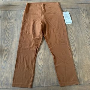 Align HR Crop 21” size 10